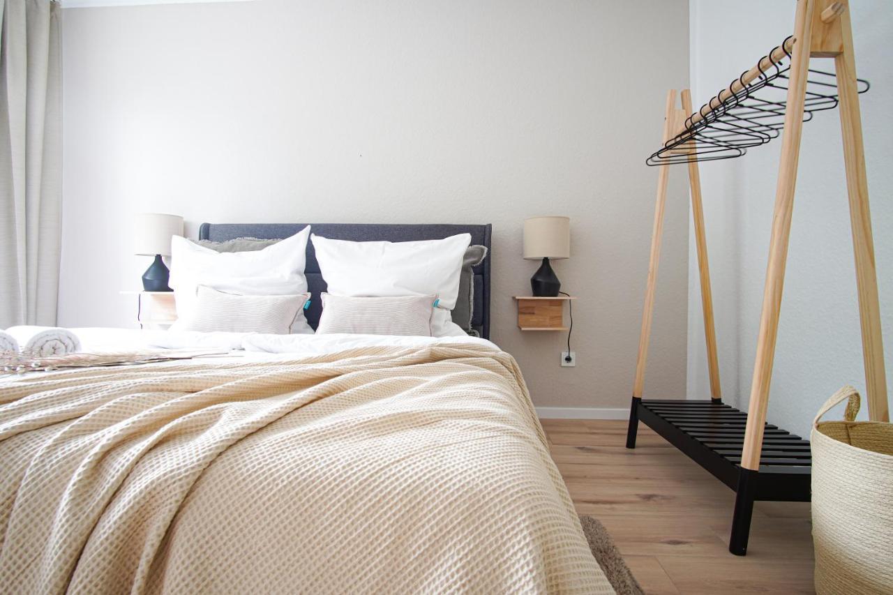 Homefy Feel-Good Apartment - Own Parking, Balcony And Garden Есен Екстериор снимка