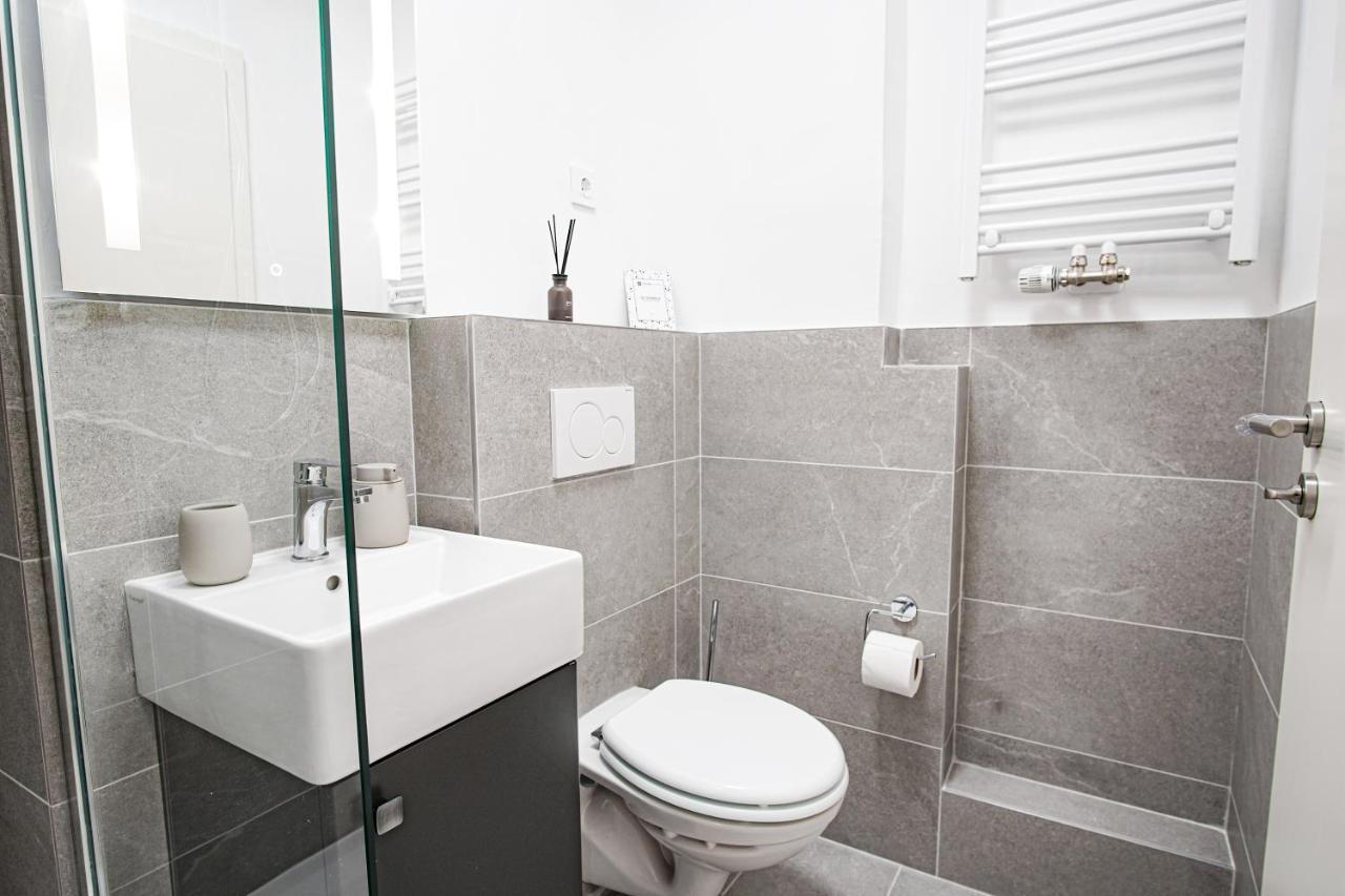 Homefy Feel-Good Apartment - Own Parking, Balcony And Garden Есен Екстериор снимка