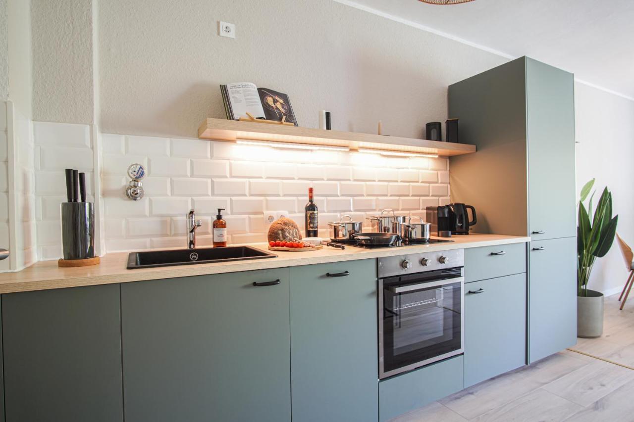 Homefy Feel-Good Apartment - Own Parking, Balcony And Garden Есен Екстериор снимка